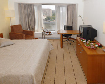 Standard Double Room at the Crowne Plaza Moscow World Trade Centre Hotel in Russia