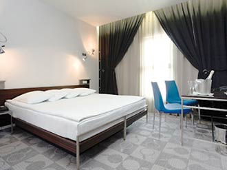 Standard Double Room at the Golden Apple Hotel in Moscow, Russia