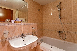 Bathroom at Superior Junior Suite at Belgrad Hotel in Moscow, Russia