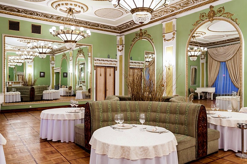 Mirror VIP-Hall at Yar Restaurant at Historical Hotel Sovietsky in Moscow, Russia