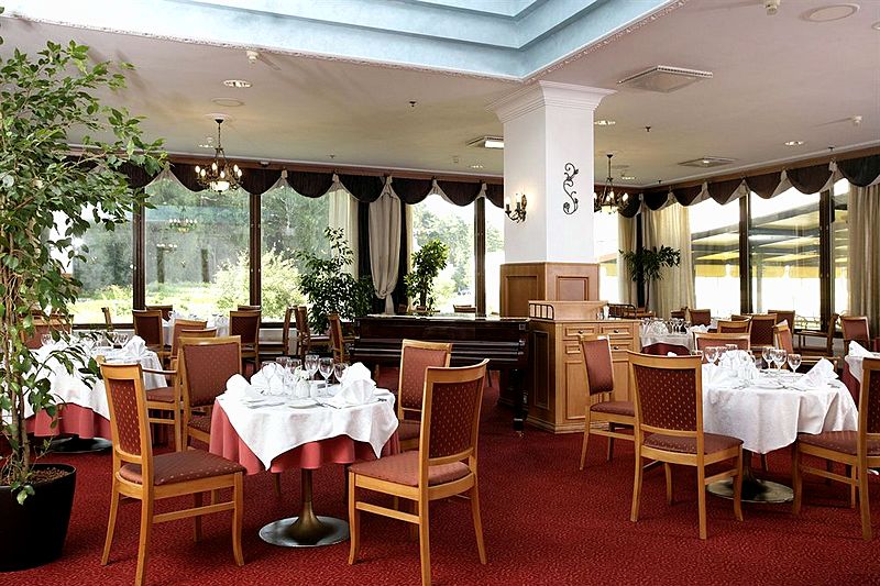 Four Seasons Restaurant at Moscow Country Club