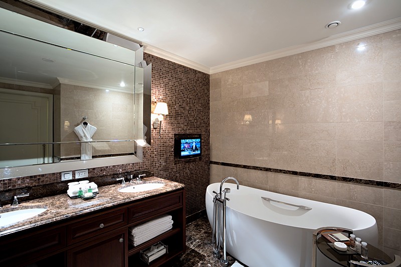 Junior Suite Bathroom at Lotte Hotel in Moscow, Russia
