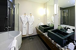 Bath at One-Bedroom Deluxe Suite at the Mamaison Pokrovka All-Suites Hotel in Moscow