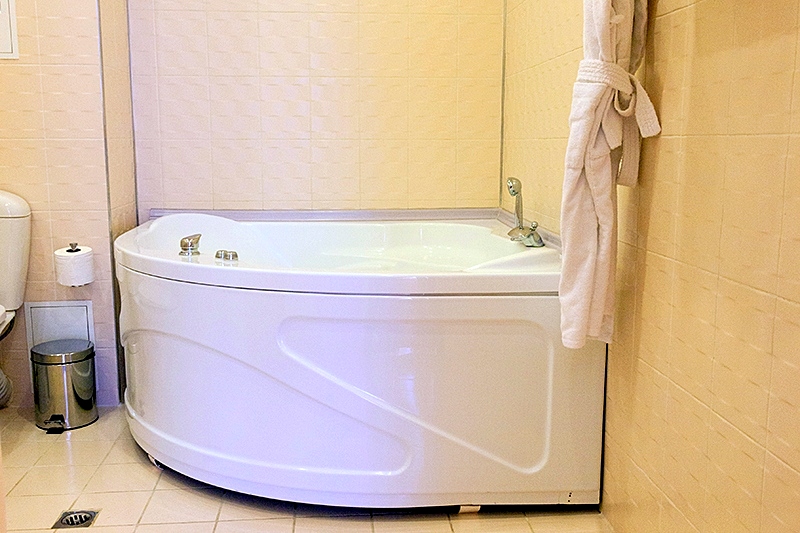 Bath at Junior Suite at Maxima Zarya Hotel in Moscow, Russia
