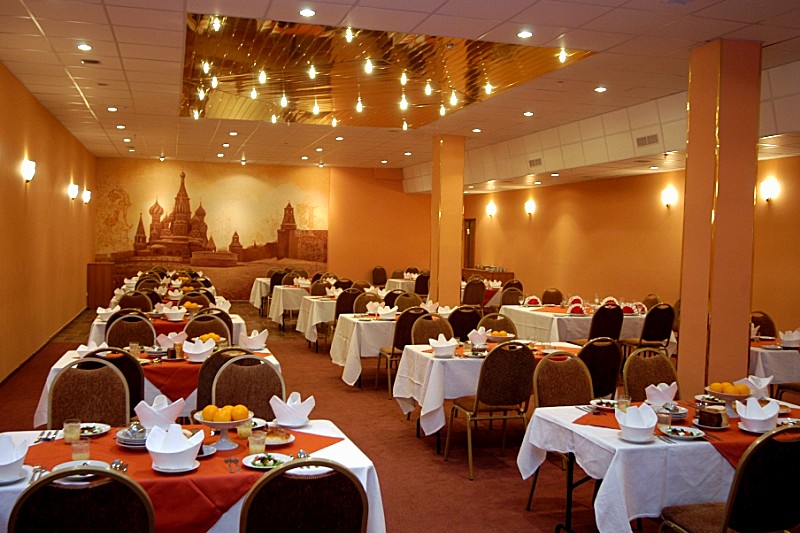 Derzhavniy Restaurant at The Molodyozhny Hotel
