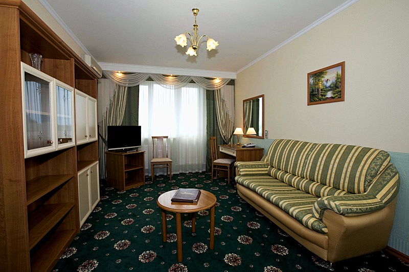 Deluxe Three-Room Apartment at Orekhovo Hotel in Moscow