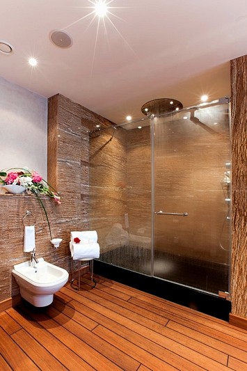 Romantic Suite Bath at Radisson Royal Hotel in Moscow, Russia