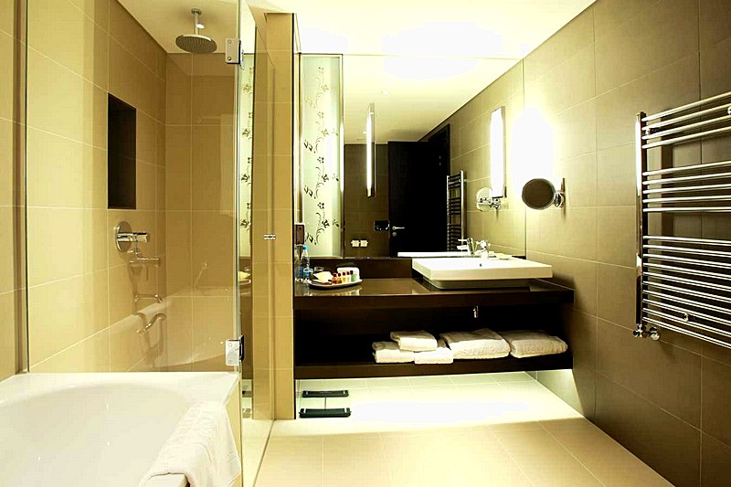 Club Executive Suite Bathroom at Sheraton Palace Hotel in Moscow, Russia
