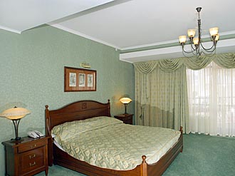 Split-level Suite w/Jacuzzi at the Kebur Palace Hotel in Moscow, Russia